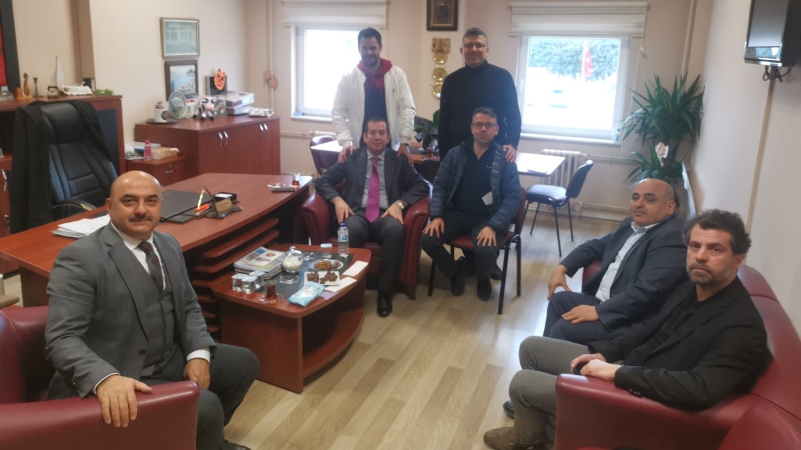 Deniz Feneri İstanbul Şube başkanı - Pendik Birikim Okulları Kampüs Müdürü Sayın Rasim KARAGÜL ve yürütme kurulu üyeleri  Veysi AKAY , Celal DÜZCAN okulumuzu ziyaret ettiler.