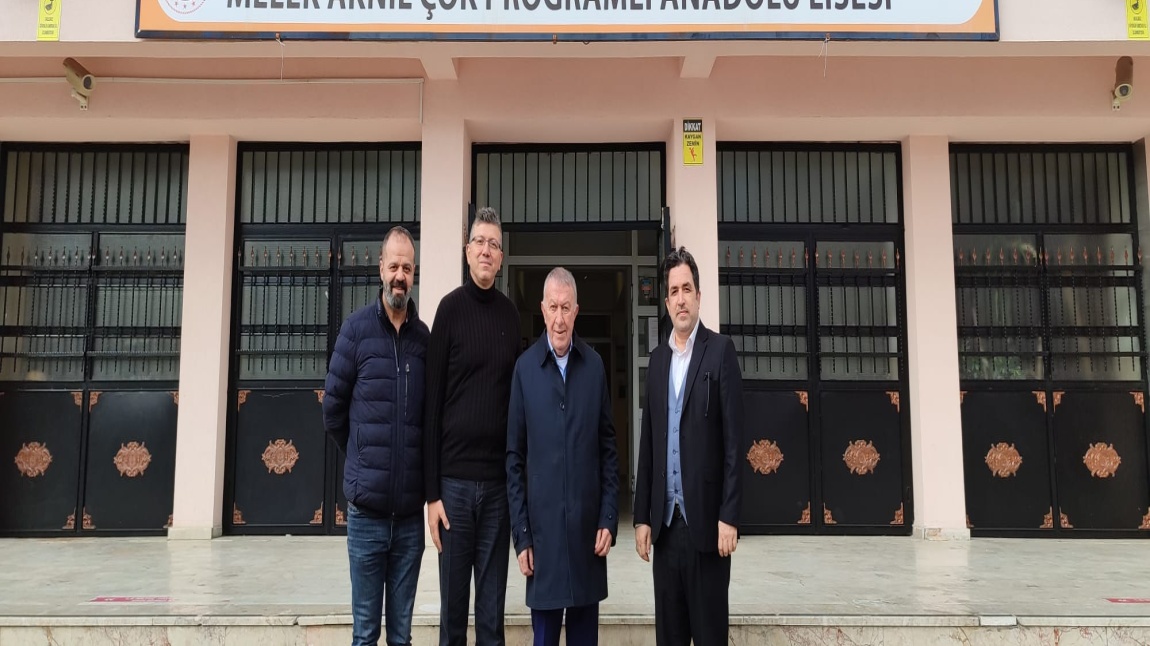 Pendik Kent Konseyi başkanı Sayın Süleyman YILMAZ  ve yürütme kurulu üyesi Serdar ÖZALKAK ile Mustafa ŞAHİN bey ler kurumumuzu ziyaret ettiler.